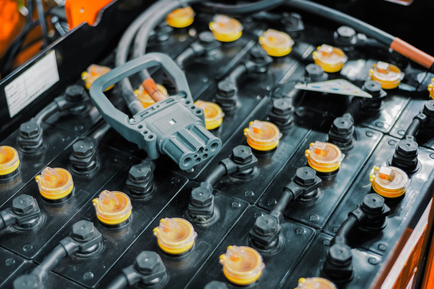 Forklift battery connector
